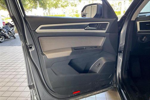 Platinum Gray Metallic 2023 Volkswagen Atlas 3.6L SEL Premium