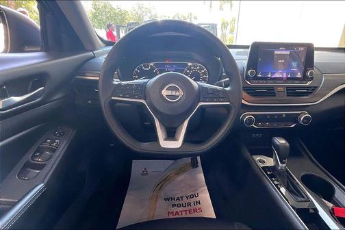 Super Black 2025 Nissan Altima 2.5 SV