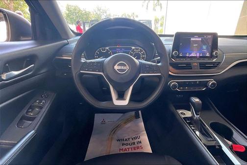 Super Black 2025 Nissan Altima 2.5 SV