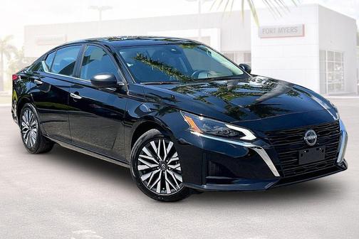 Super Black 2025 Nissan Altima 2.5 SV