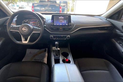 Super Black 2025 Nissan Altima 2.5 SV