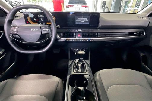 Snow White Pearl 2025 Kia K4 LXS