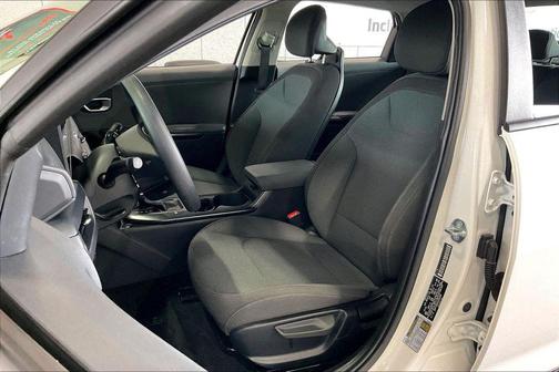 Snow White Pearl 2025 Kia K4 LXS
