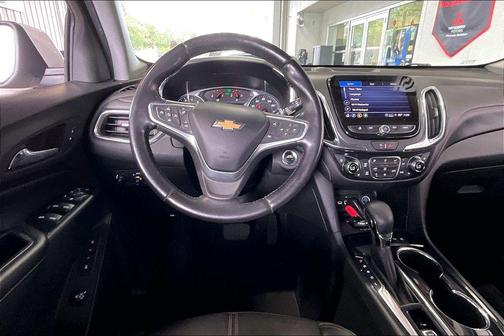 Iridescent Pearl Tricoat 2022 Chevrolet Equinox Premier w/1LZ