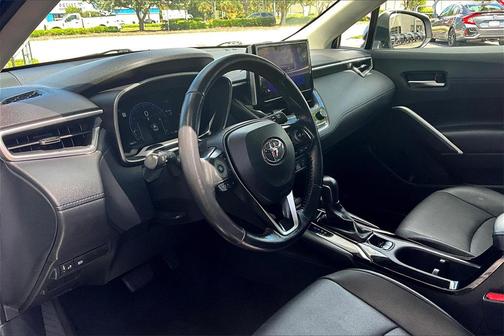 2024 Toyota Corolla Cross XLE