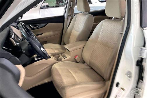 Pearl White Tricoat 2020 Nissan Rogue SV