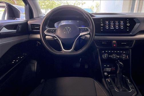 Platinum Gray 2024 Volkswagen Taos 1.5T SE