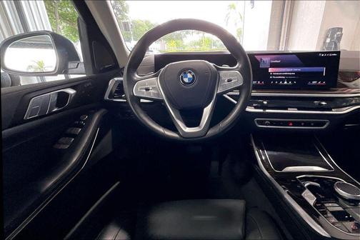 White 2026 BMW X7 xDrive40i