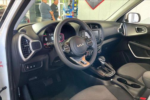Snow White Pearl 2025 Kia Soul LX