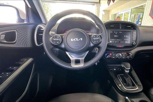 Snow White Pearl 2025 Kia Soul LX