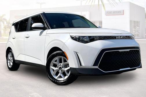Snow White Pearl 2025 Kia Soul LX