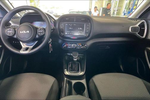 Snow White Pearl 2025 Kia Soul LX