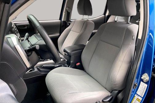 Blazing Blue 2016 Toyota Tacoma SR5