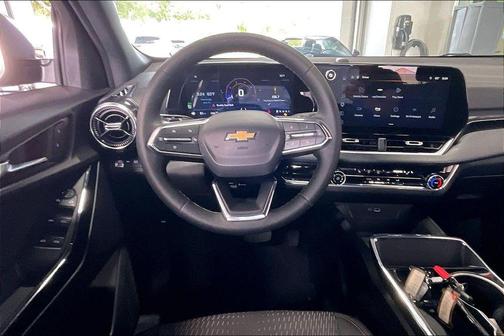 Mosaic Black Metallic 2025 Chevrolet Equinox 1LT