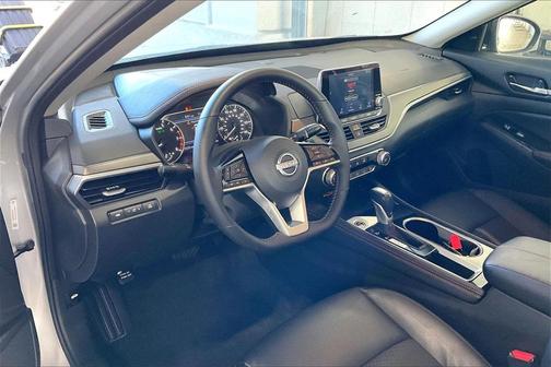 2025 Nissan Altima SR FWD