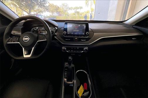 2025 Nissan Altima SR FWD