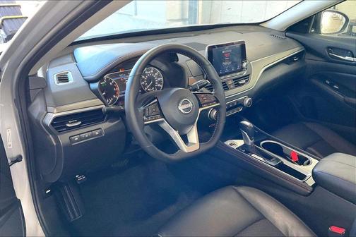 2025 Nissan Altima SR FWD