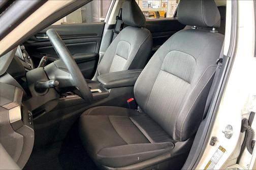 Glacier White 2025 Nissan Altima 2.5 SV