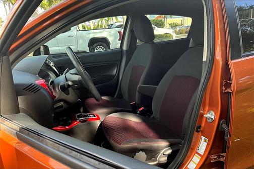 2020 Mitsubishi Mirage LE