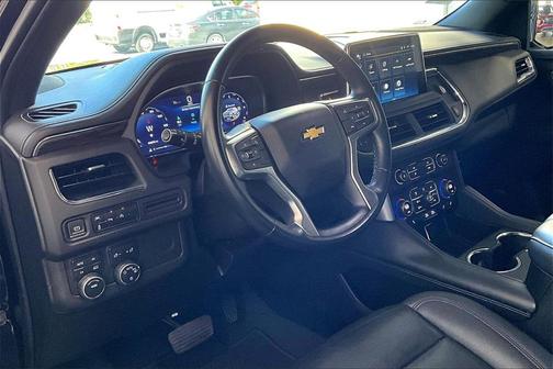 2023 Chevrolet Suburban LT