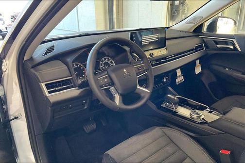 White Diamond With Black Roof 2026 Mitsubishi Outlander TRAIL EDITION S-AWC