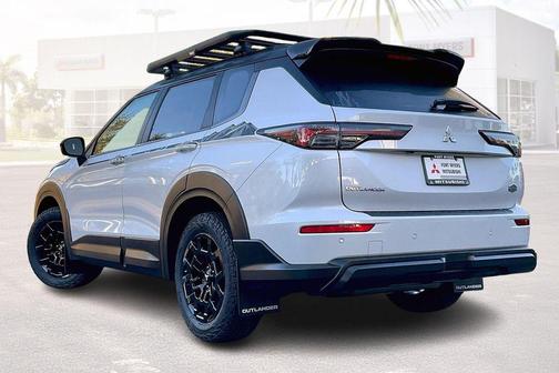 White Diamond With Black Roof 2026 Mitsubishi Outlander TRAIL EDITION S-AWC