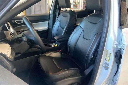 Bright White Clearcoat 2025 Jeep Compass Limited