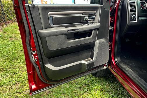 2024 RAM 1500 Classic Warlock Crew Cab 4x4 5'7' Box