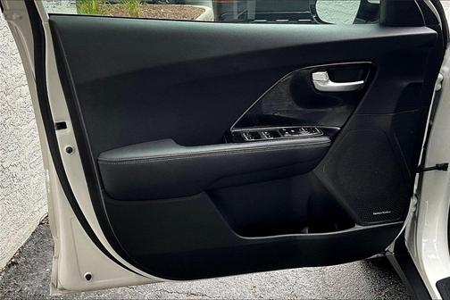 2022 Kia Niro Touring SE