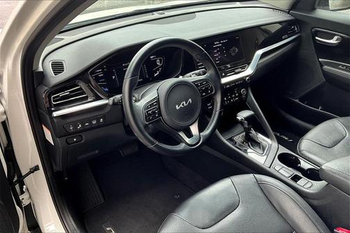 2022 Kia Niro Touring SE