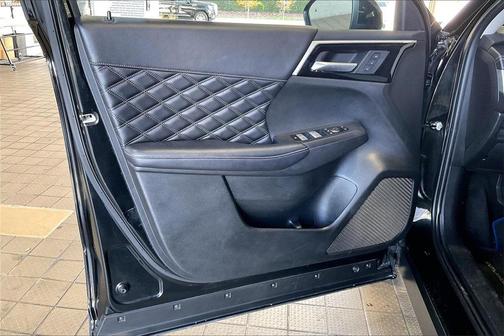 2024 Mitsubishi Outlander PHEV SEL