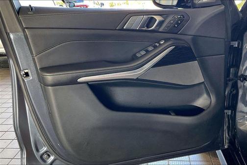 Arctic Grey Metallic 2021 BMW X7 M50i