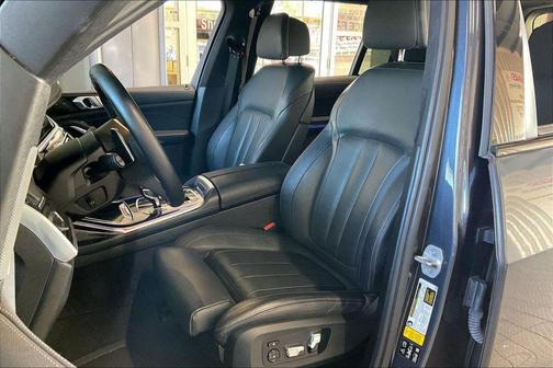 Arctic Grey Metallic 2021 BMW X7 M50i