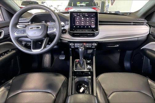 Silver Zynith Metallic Clearcoat 2025 Jeep Compass Limited