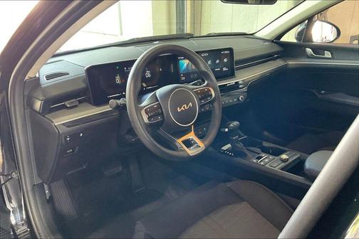 Aurora Black Pearl 2025 Kia K5 LXS