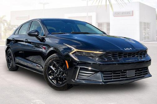 Aurora Black Pearl 2025 Kia K5 LXS