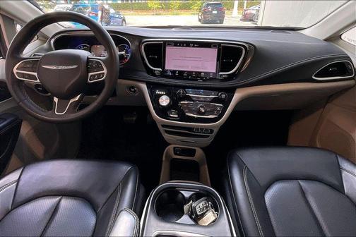 Brilliant Black Crystal Pearlcoat 2023 Chrysler Pacifica Hybrid Touring L