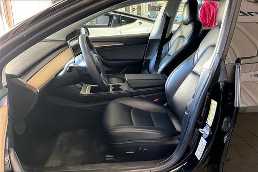 2022 Tesla Model 3 Standard Range