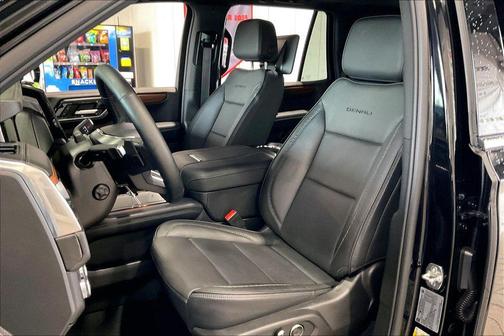 Onyx Black 2025 GMC Yukon Denali