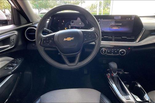 Summit White 2025 Chevrolet Trax LT