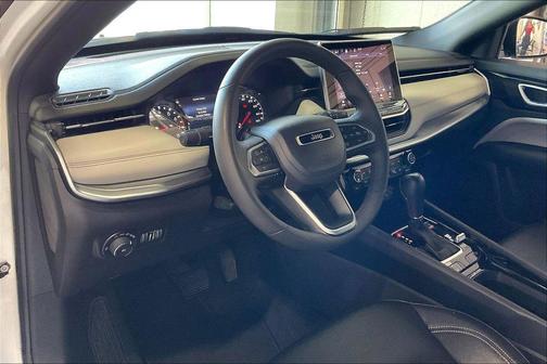 Bright White Clearcoat 2025 Jeep Compass Limited