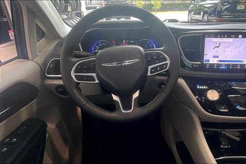 Brilliant Black Crystal Pearlcoat 2023 Chrysler Pacifica Hybrid Limited