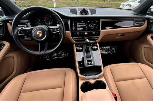 2023 Porsche Macan Base