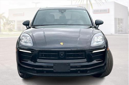 2023 Porsche Macan Base