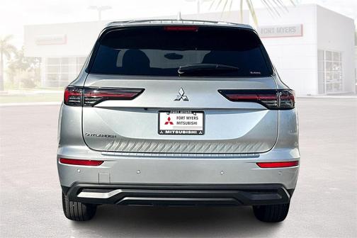 2025 Mitsubishi Outlander ES 2.5 S-AWC
