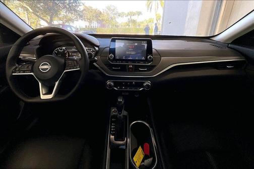 Brilliant Silver Metallic 2025 Nissan Altima SR FWD