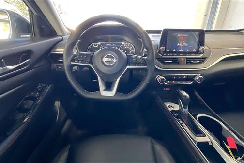 Brilliant Silver Metallic 2025 Nissan Altima SR FWD