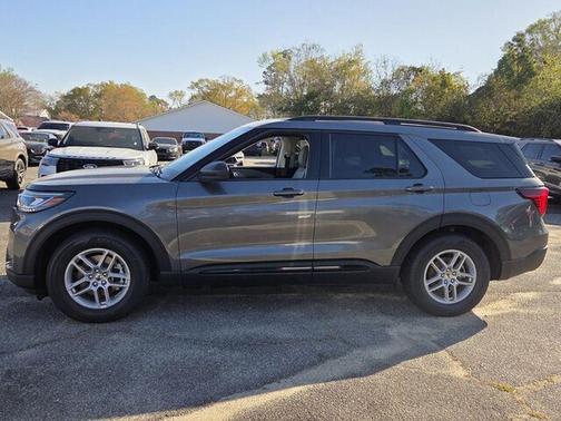 Carbonized Gray Metallic 2026 Ford Explorer Active w/200A Pkg