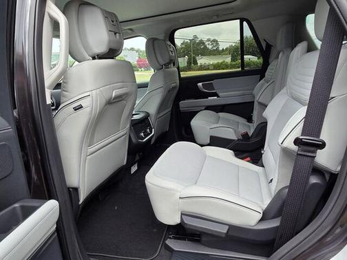 Dark Matter Gray Metallic 2026 Ford Expedition Platinum