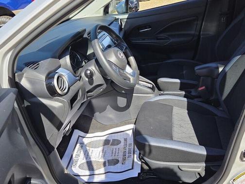 Brilliant Silver Metallic 2025 Nissan Versa 1.6 SV
